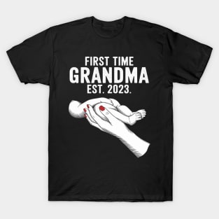 First Time Grandma 2023 Hand Mom Baby Mother's day T-Shirt